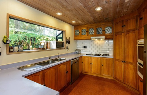 Tikitere House | Lake Rotoiti Views, Tikitere - Stunning Lake Views