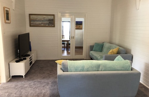 Lake Conjola House | Lake's Edge in Lake Conjola