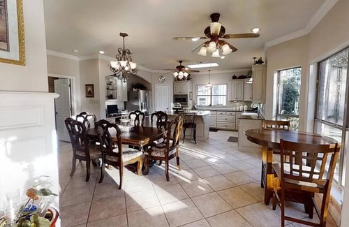Brookeland House | Lake Sam Rayburn minutes from Boat Launch.