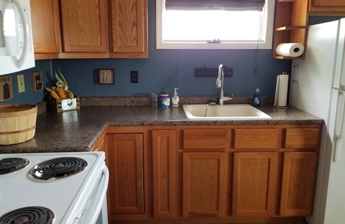 Lakewood House | LAKE SHELBYVILLE COTTAGE MINUTES FROM BOATING, HUNTING, AND FISHING, Sleeps 2