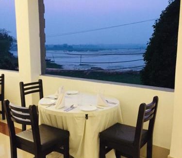 Melaghar Hotel | Lake Side Resort Neermahal