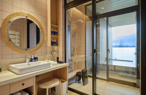 Sobetsu Hotel | Lake Toya Tsuruga Resort Hikari no uta