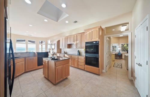 Lago Vista House | Lake Travis Chic with MILES of views and Awesome amenities