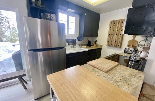 Tahoma Cabin | Lake View Cabin!*Steps from the beach!*Hot Tub,2bed 1.5bath.