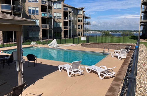 Spirit Lake Condo | Lake-View Condo in Bridges Bay with great amenities!
