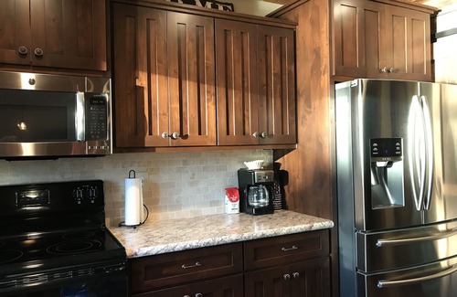 Coolin House | Lake View Couples Get-Away —nYear Round Fun!