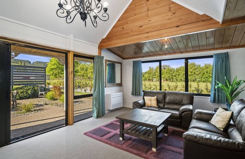 Hamurana House | Lake View Haven @ Hamurana
