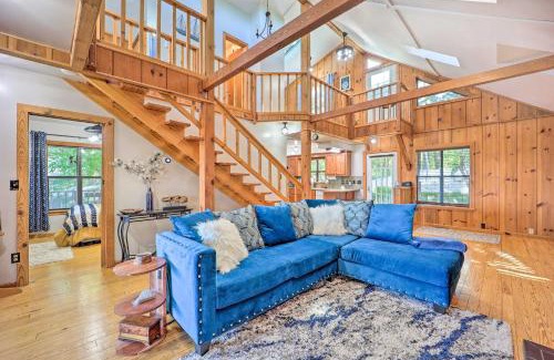 Bernice House | Lake-View Home with Deck and Gas Grill in Bernice!