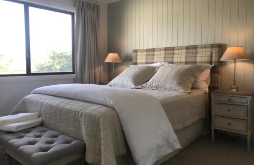 Jindabyne Villa | Lake View Lodge on Snowridge