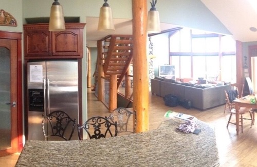 East Kootenay House | LAKE VIEW Mountain house w/HOT TUBn