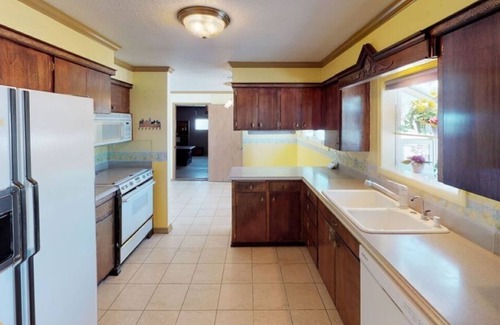 Moses Lake House | Lake View - Nature's Oasis! King Bed/Sleeps 10