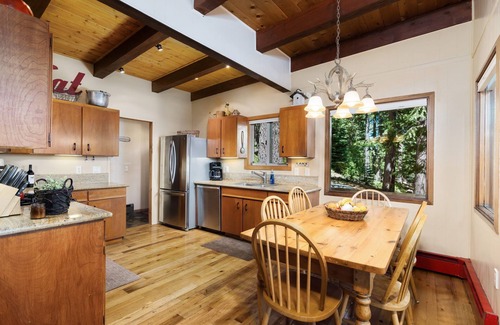 Tahoe Woods Cabin | Lake View, Privacy, Hot Tub, Walk to Tahoe Park Beach & Sunnyside Resort