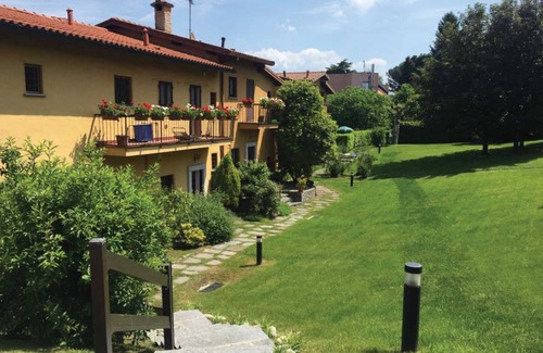 Ranco House | Lake View Pool Apartment in Ranco