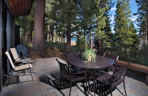 Tahoe Tavern House | Lake View|Pool|Pier|Bouys|Pickleball|Walk to town