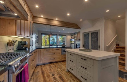 Tahoe Sierra Estates House | Lake View|Pool|Pier|Bouys|Pickleball|Walk to town