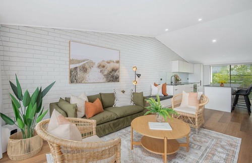 Merimbula Apartment | Lake Views at Penguin Mews