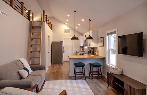 Clear Lake Cabin | Lake views at the Otter Den