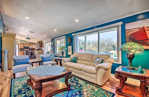 Sunrise Beach House | Lake Views: Waterfront Sunrise Beach Home!