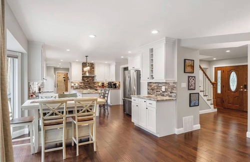 Indian River House | Lakefront 3-bedroom house with AC & Heat on Burt Lake