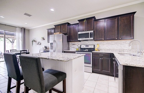 Riverview House | Lakefront 3 BR w/Office +Fenced Yard (6 mo minimum)