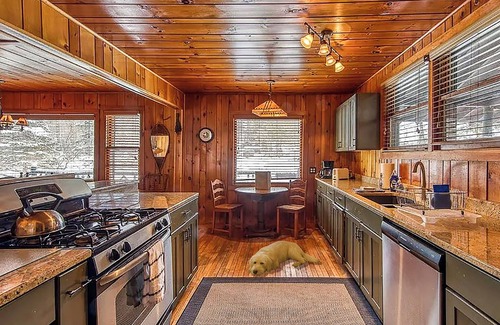 Saranac Lake Cabin | Lakefront Adirondack Cabin Dock + Canoe 10 min to Lake Placid