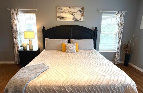 Indian Point Apartment | Lakefront and Lake View Condo on Indian Point