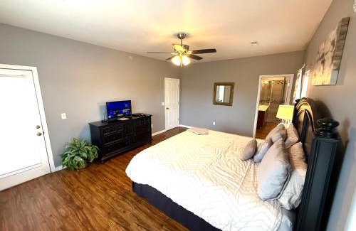 Indian Point Apartment | Lakefront and Lake View Condo on Indian Point