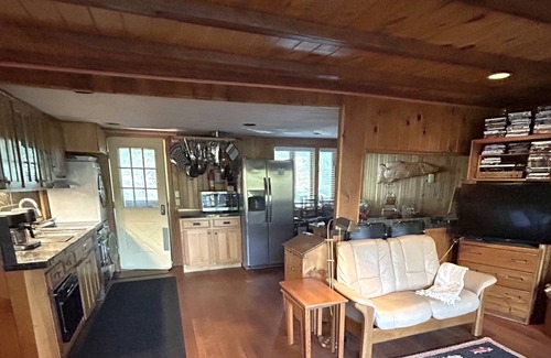Penelacres Cabin | LAKEFRONT Cabin: Hot Tub, Kayaks, Private Dock & Gardens - OWLS NEST Deep Creek