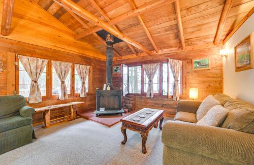 Levering House | Lakefront Cabin with Beach Access Levering Retreat