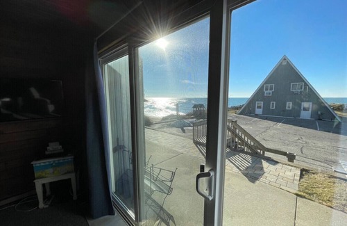 Stevensville House | Lakefront Chalet #12 w/Beach Access, Pools, Sport Courts, Fishing Pond & more!