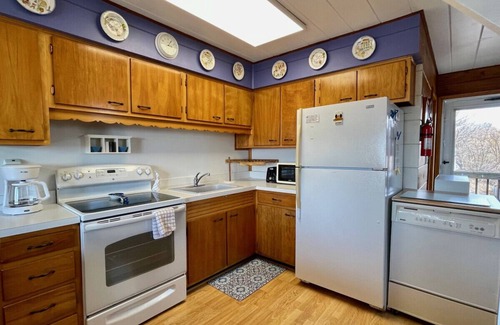 Stevensville House | Lakefront Chalet #27 w/Beach Access, Pools, Sport Courts, Fishing Pond & more!