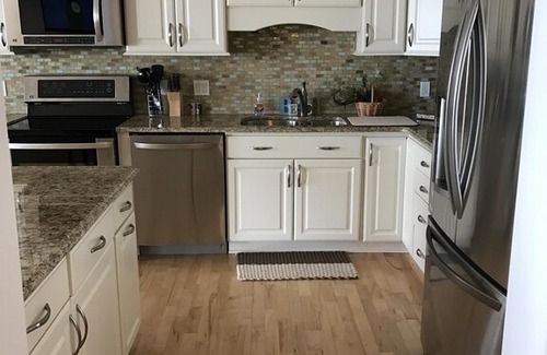 Geneva-on-the-Lake Condo | LAKEFRONT CONDO #107* 2BR/2 BA SLEEPS 6