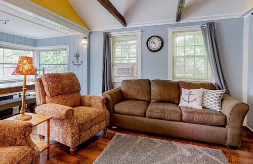 Winnisquam Cottage | Lakefront cottage with WiFi, full kitchen, dock, deck & game room
