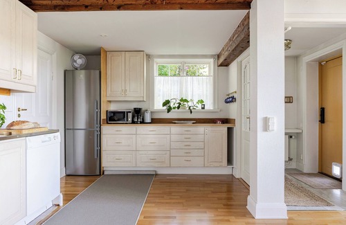 Albano House | Lakefront Getaway in Hagaparken Central Stockholm