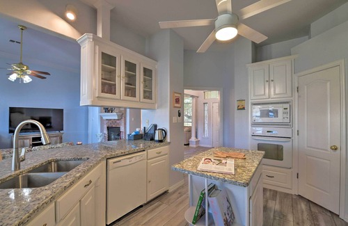 Granbury House | Lakefront Getaway w/Boat Dock, Canoe, Grill!