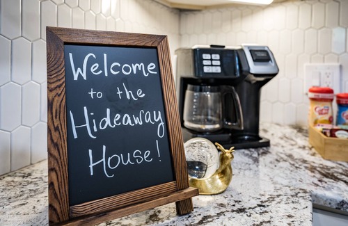 Tool House | Lakefront Getaway w/Kayaks, Movies from Hot Tub