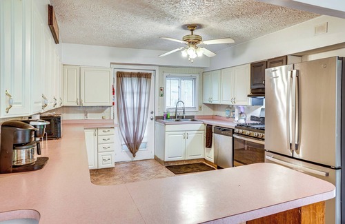 Baldwin House | Lakefront Group Getaway w/Dock in Baldwin!