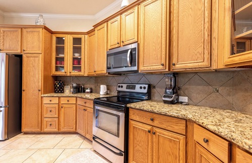 Quinlan House | Lakefront Haven- Relax, Fish, Dock on Lake Tawakoni