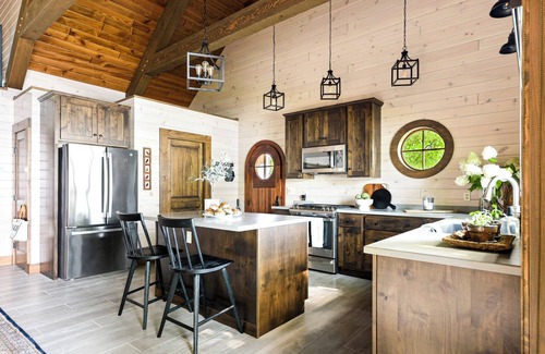 Town of Owasco House | LAKEFRONT HOME ON WATERS EDGE
