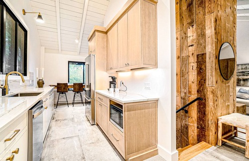Manistee House | Lakefront house on 5 acres with gorgeous lake views, private beach, kayaks