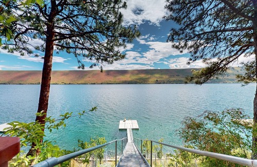 Joseph House | Lakefront house with balcony, wall-of-windows, grill, & W/D