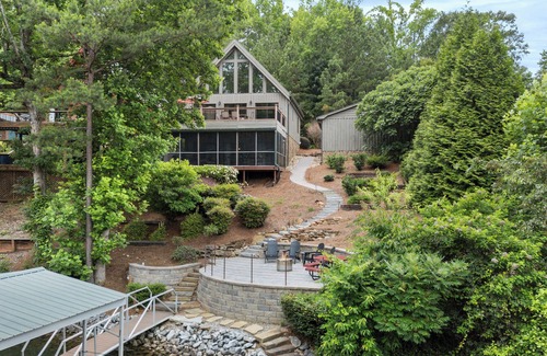 Seneca Cottage | Lakefront Keowee Home w/Dock, 14 Mi to Clemson