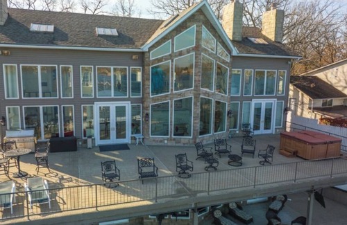 Osage Beach House | Lakefront Mansion w/SwimSpa&Dock sleeps 20