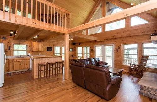 Mill Spring Cabin | Lakefront Melody by Carolina Properties - Lake Adger Lakefront, Canoe and Kayaks