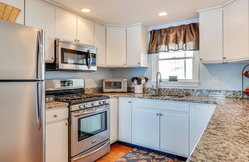 Milton House | Lakefront Milton Home w/Dock & Private Beach
