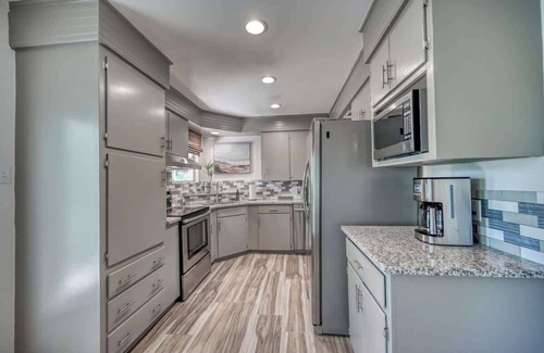 Seguin House | Lakefront Near Schlitterbahn and New Braunfels