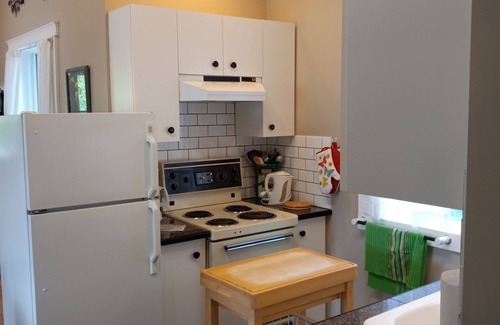 Youbou House | Lakefront, private beach, quiet, 1 bedroom plus sofa bed.