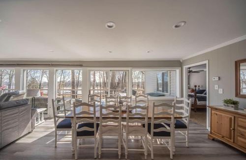 Cadiz House | Lakefront - Private Dock - Fishing & Swimming
