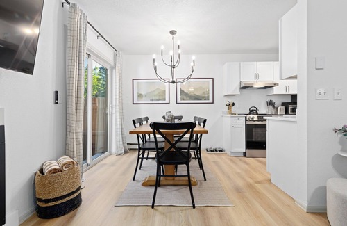 Frisco House | Lakefront - Private Hot Tub & Sauna + Steam Room - Dogs - Fire Pit - Fireplace