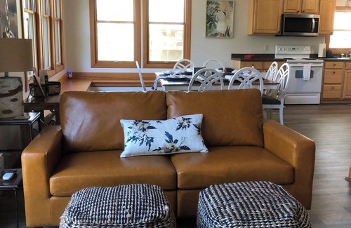 Clinton House | Lakefront property on Greer’s Ferry Lake